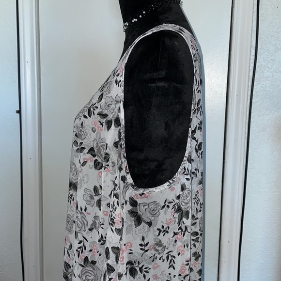 Torrid floral tank - Picture 9 of 11